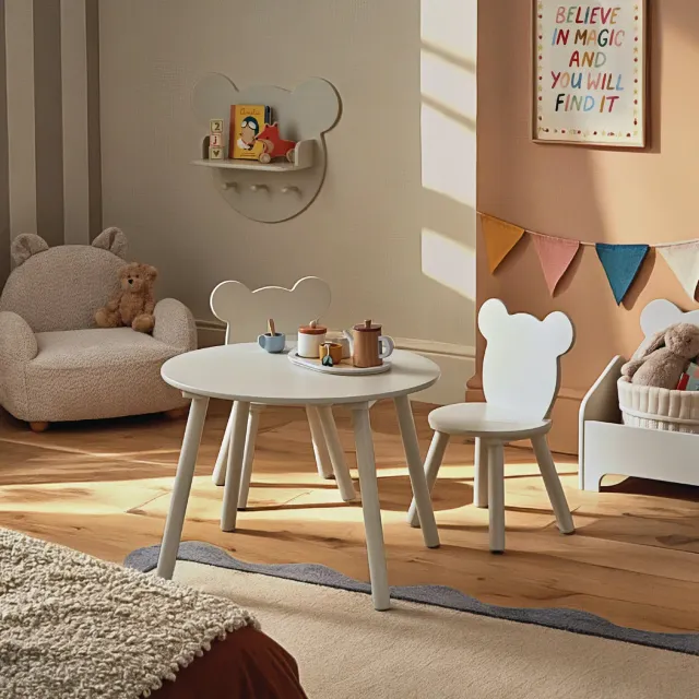 Cuddleco Play House Bear dětský stolek Pebble
