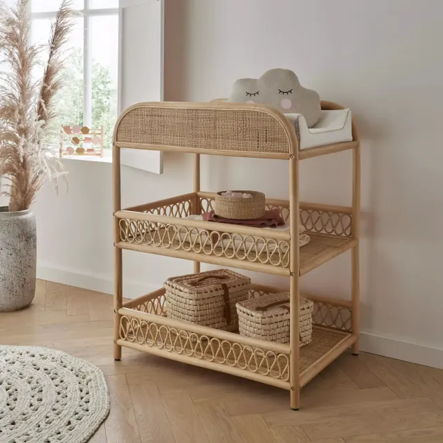 Cuddleco Aria Rattan přebalovací pult Natural
