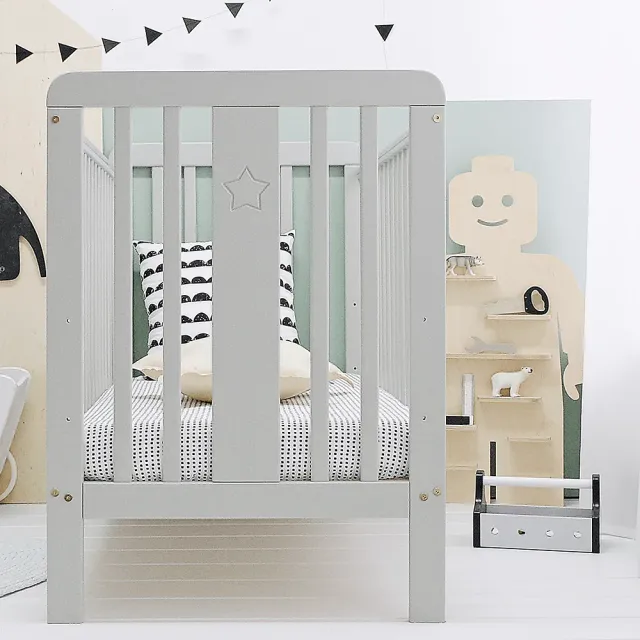 Woodies Star Cot dětská postýlka 120×60 šedá s hvězdami
