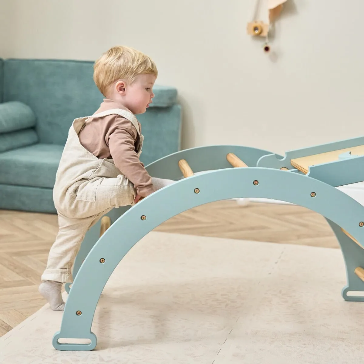 Tutti Bambini Scala Montessori 3 in 1 Pikler Climbing Frame with Climbing Wall lezecká sestava