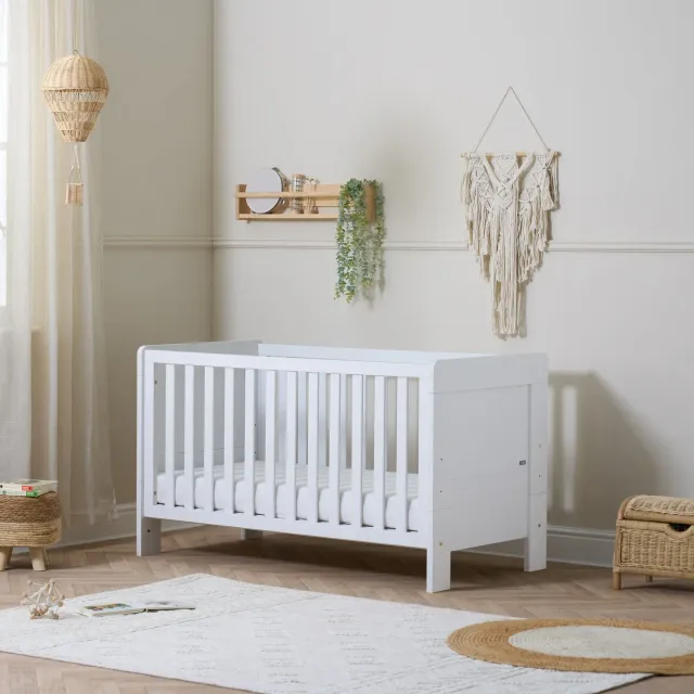 Tutti Bambini Essentials Alba rostoucí postýlka 120 cm bílá