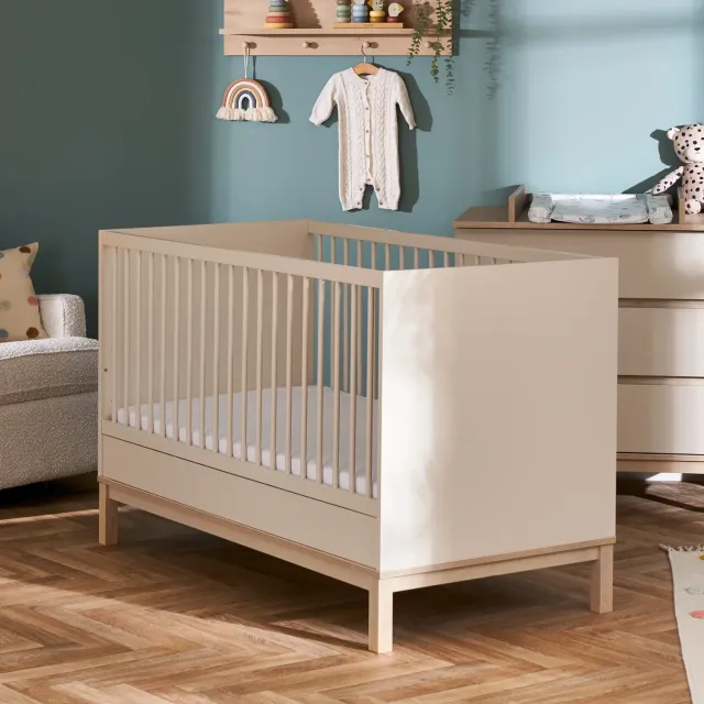 Obaby Astrid rostoucí postýlka 140x70 s ohrádkou