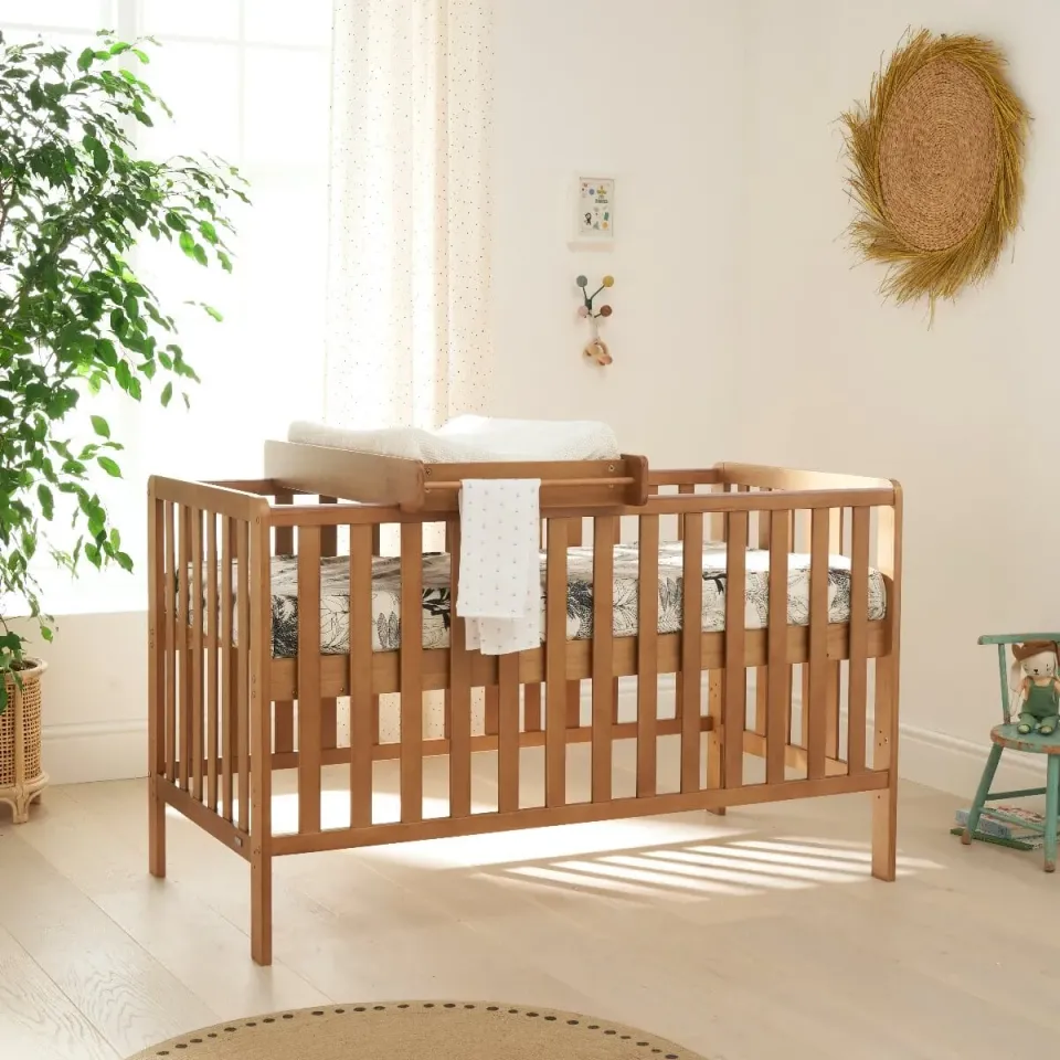 Tutti Bambini Malmo postýlka s přebalovákem Honey Oak