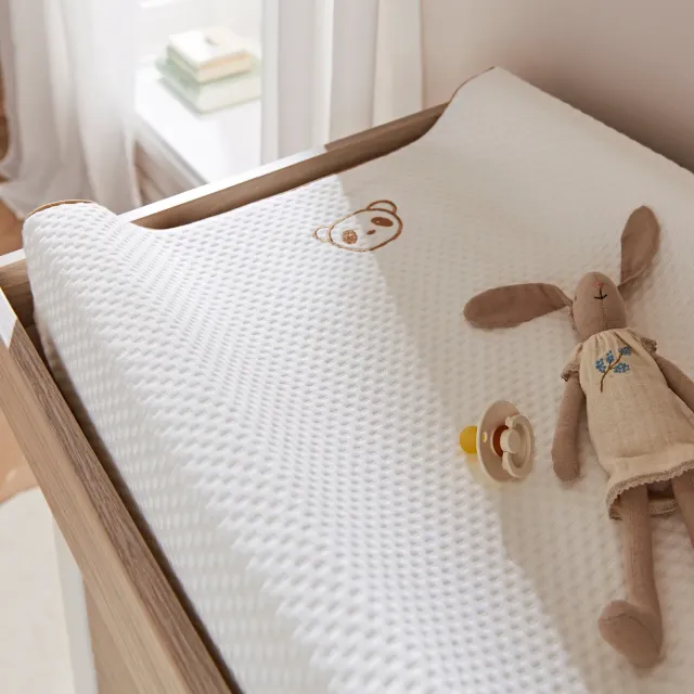Cuddleco Wedge přebalovací podložka paměťová pěna