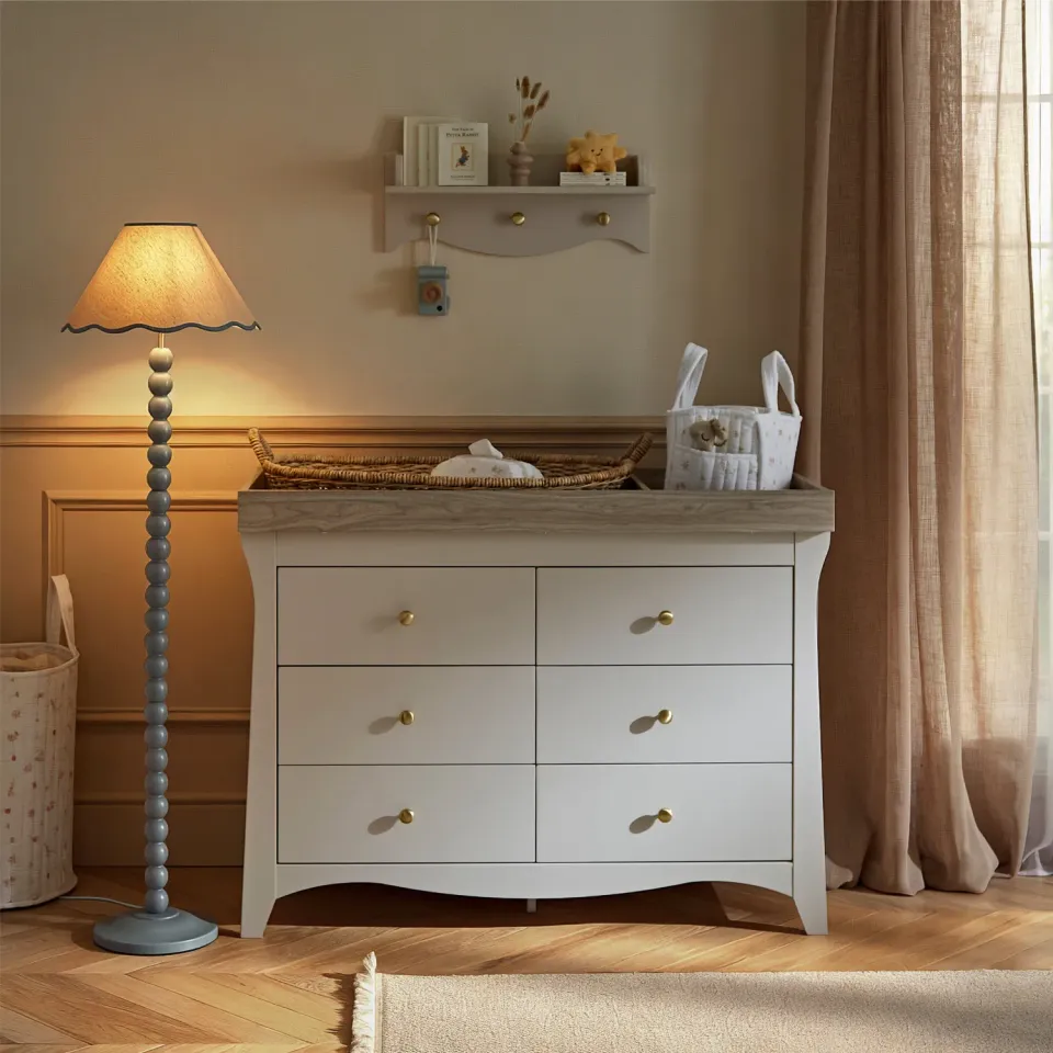 Cuddleco Clara 6 Drawer Dresser komoda s přebalovacím pultem