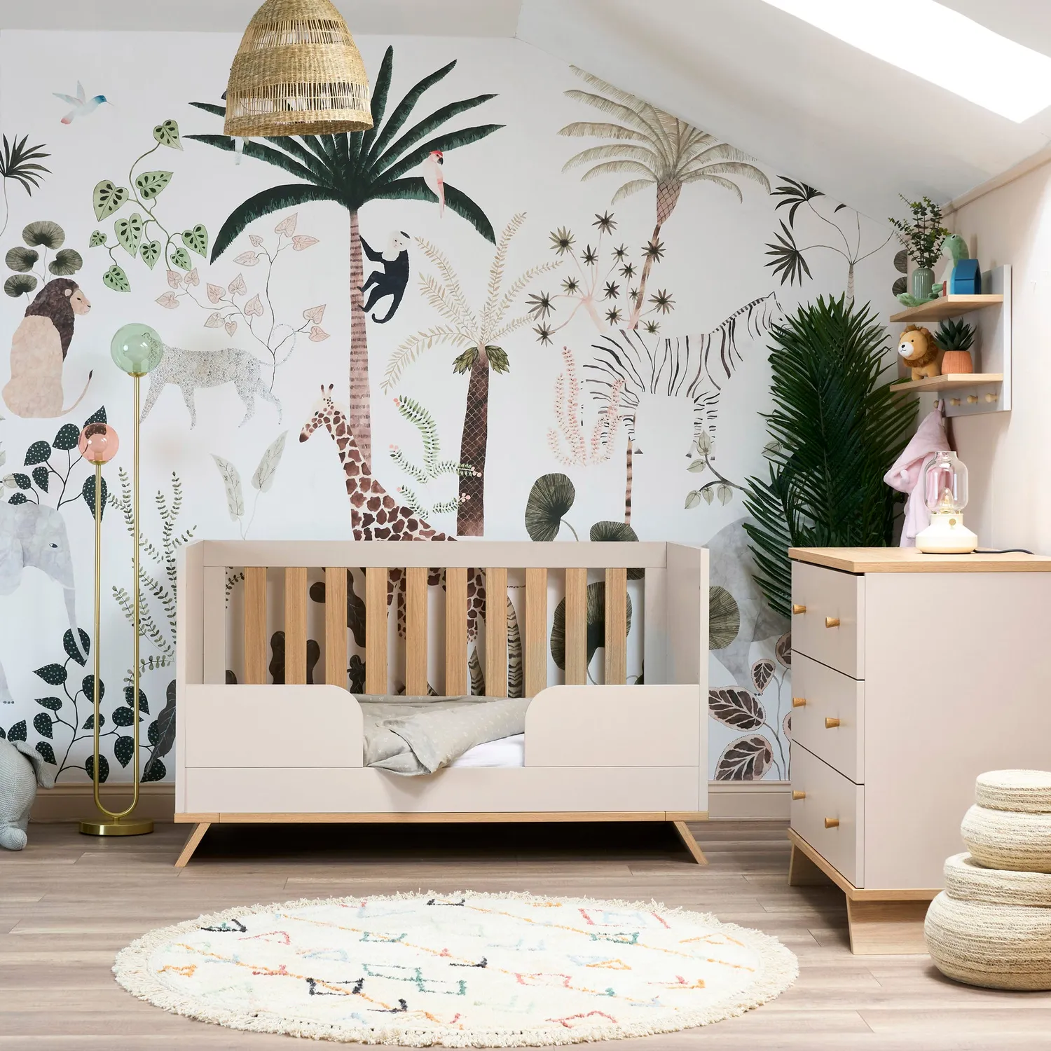 Obaby Thea Cot Bed postýlka 140 × 70 cm Latte s přestavbou na postel