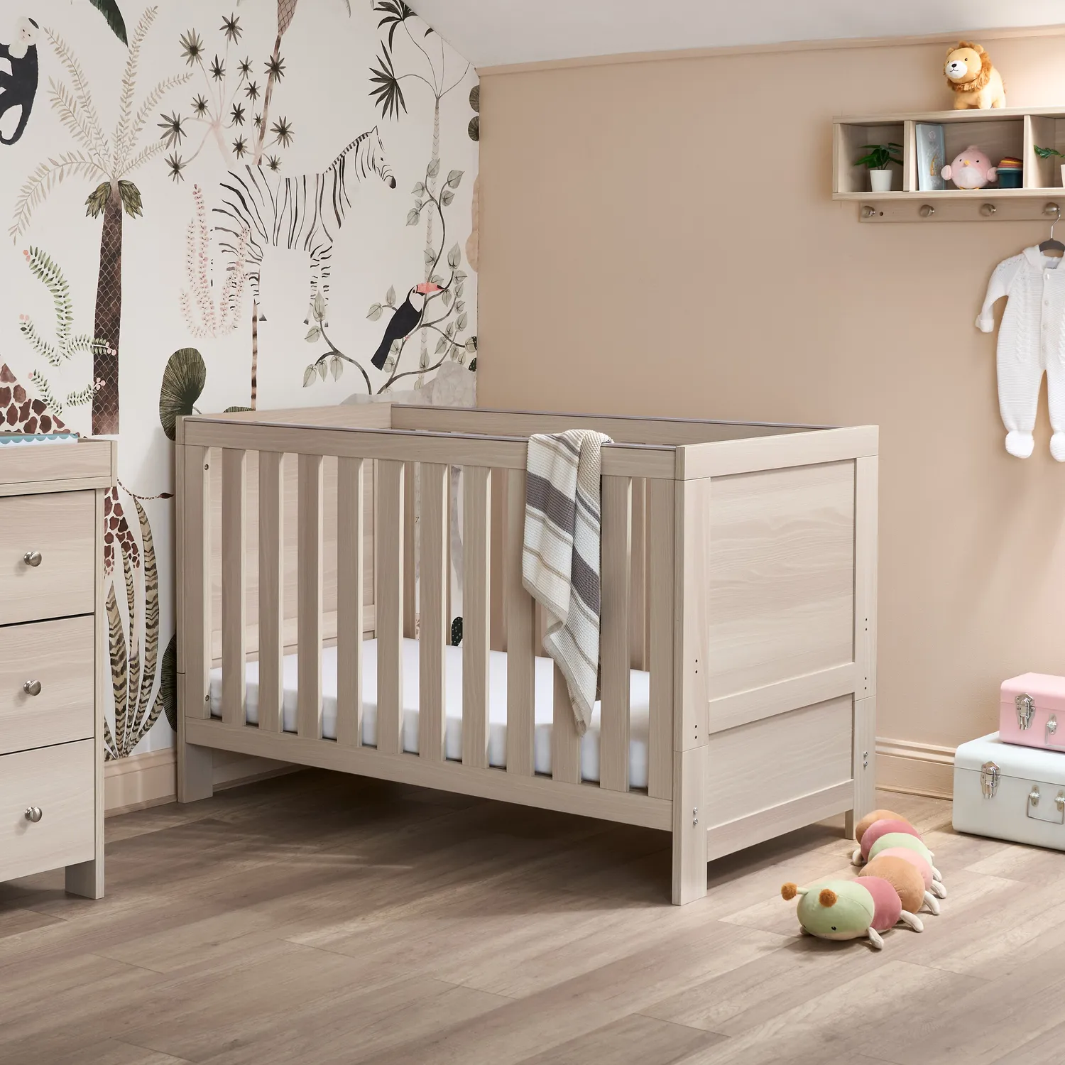 Obaby Nika Cot Bed postýlka 140 x 70 cm