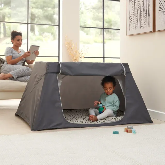 Tutti Bambini CoZee Go clona Day & Night Shade s UV 50+