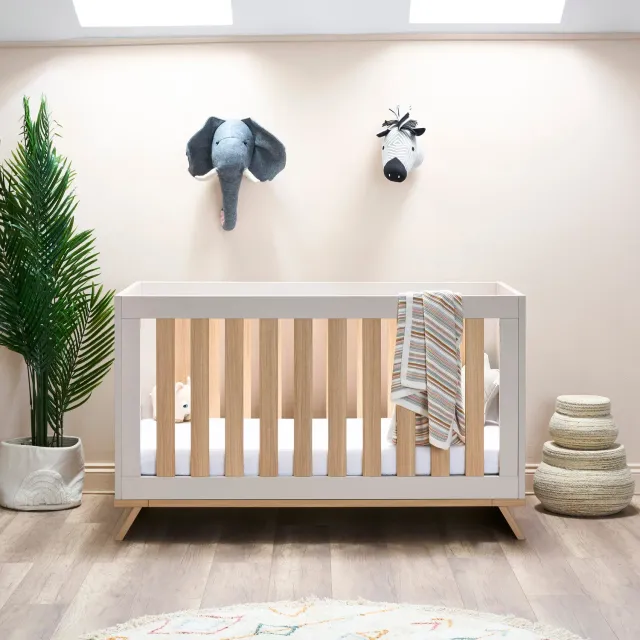 Obaby Thea Cot Bed postýlka 140 × 70 cm Latte s přestavbou na postel