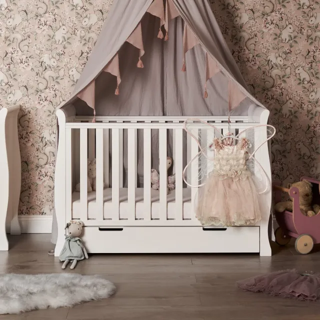 Obaby Stamford Mini Sleigh postýlka 120×60 se šuplíkem