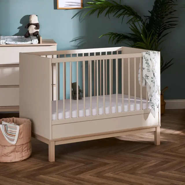 Obaby Astrid Mini Cot Bed dětská postýlka 120 × 60 cm