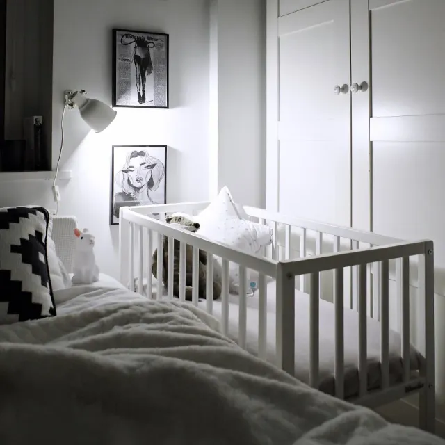 Woodies Bedside Crib 90×40 mini postýlka borovicová