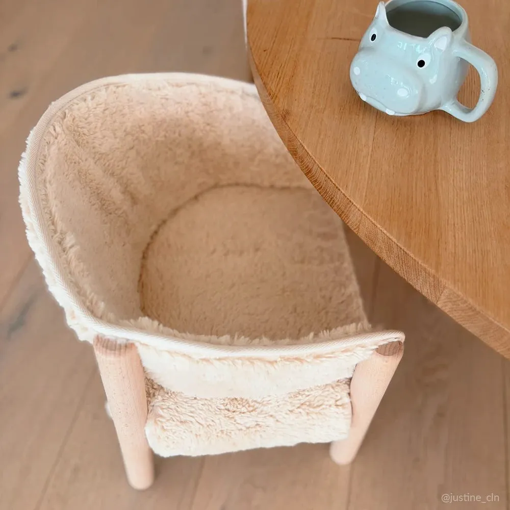 Charlie Crane SABA židlička Fur Milk dřevěná