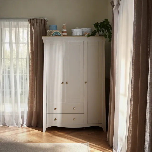 Cuddleco Clara 3 Door Triple Wardrobe šatní skříň